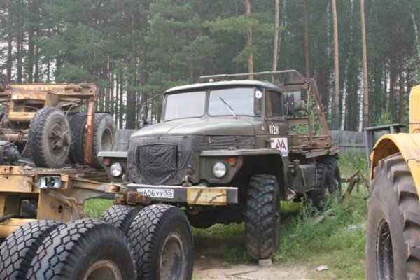 Тягач седельный грузовой Урал 4320