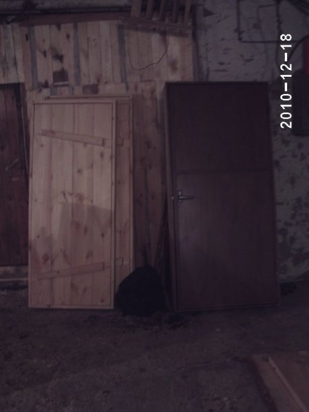 изготовлю двери банные